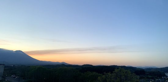夕焼けの岩手山