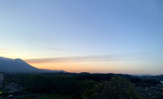 夕焼けの岩手山